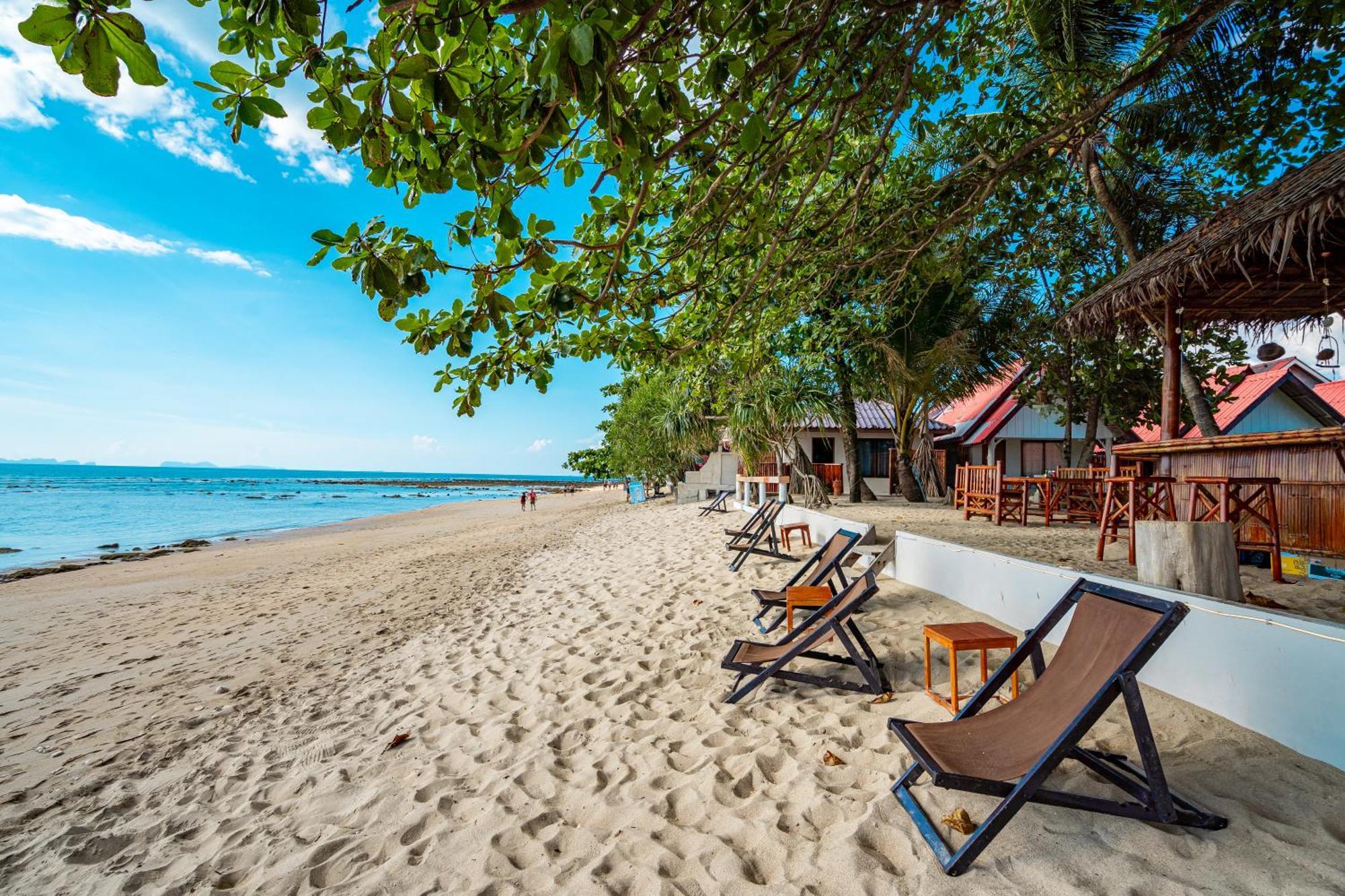 Lanta Beachfront Resort Koh Lanta Exterior photo