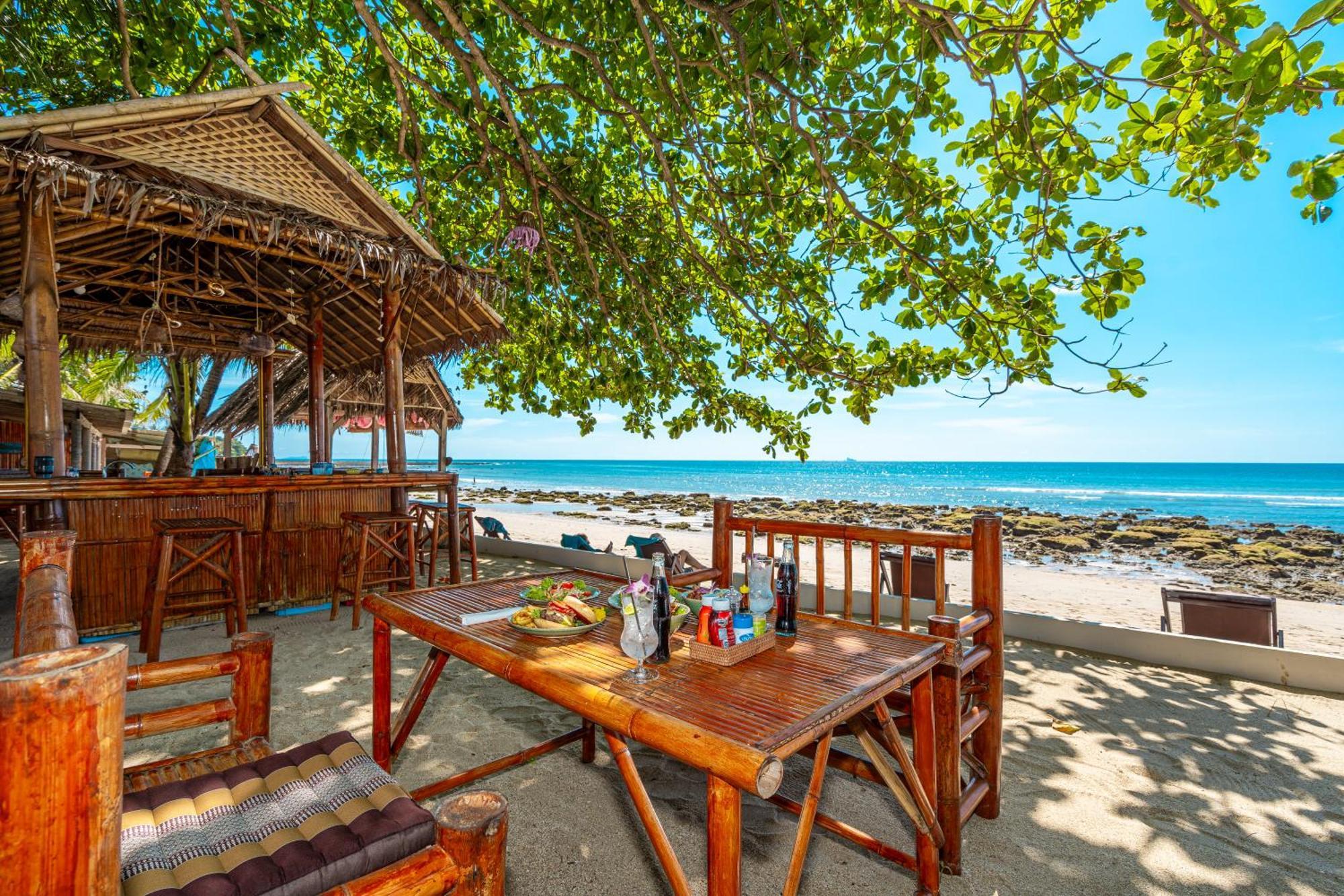 Lanta Beachfront Resort Koh Lanta Exterior photo
